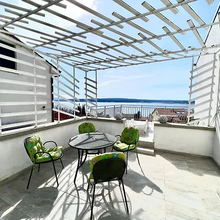 Azoa 1 By Interhome
